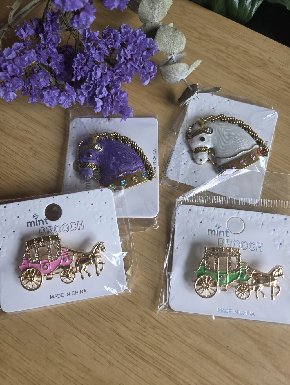 Horse Bling Brooch Set Of 4